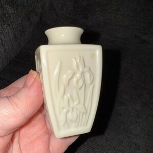 Vintage Lenox Mini Embossed Iris 3" Bud Vase Ivory With 24K Gold Trim Porcelain